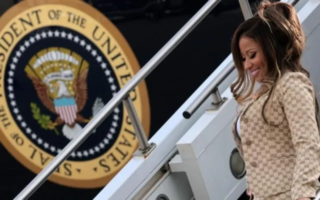 Rapper Nicki Minaj Dukung Trump dalam Kampanye di Michigan