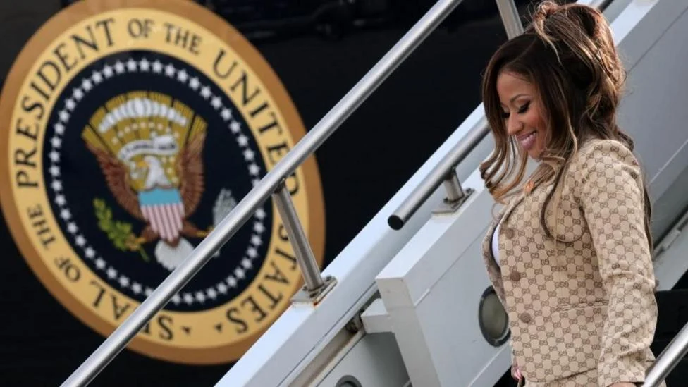 Rapper Nicki Minaj Dukung Trump dalam Kampanye di Michigan