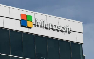 Microsoft Rencanakan Utang Rp392 T Demi Perluas Infrastruktur AI