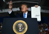 Perintah Eksekutif Trump Targetkan Biaya Asuransi dan Refinancing