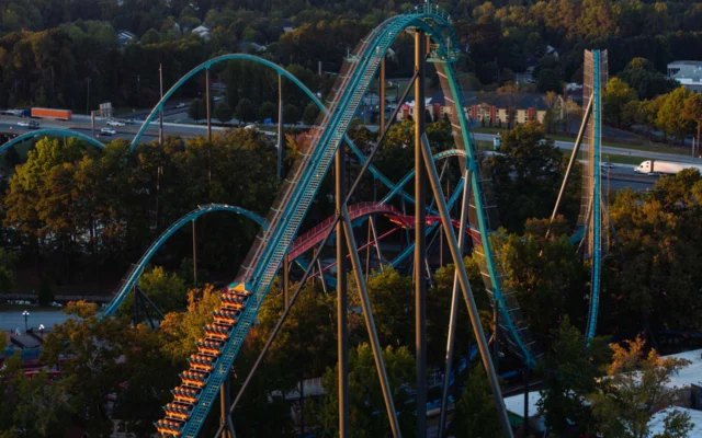 Six Flags Pasang Sabuk Pengaman Roller Coaster di Georgia