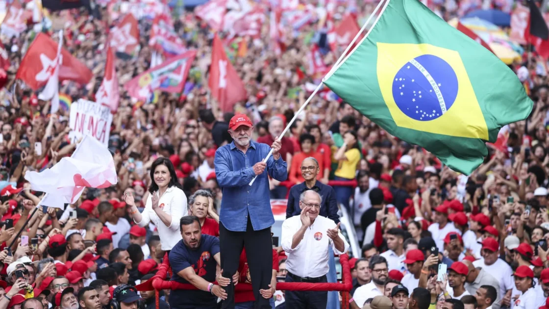 Pasar Saham Brasil Anjlok Usai Kemenangan Luiz Inácio Lula