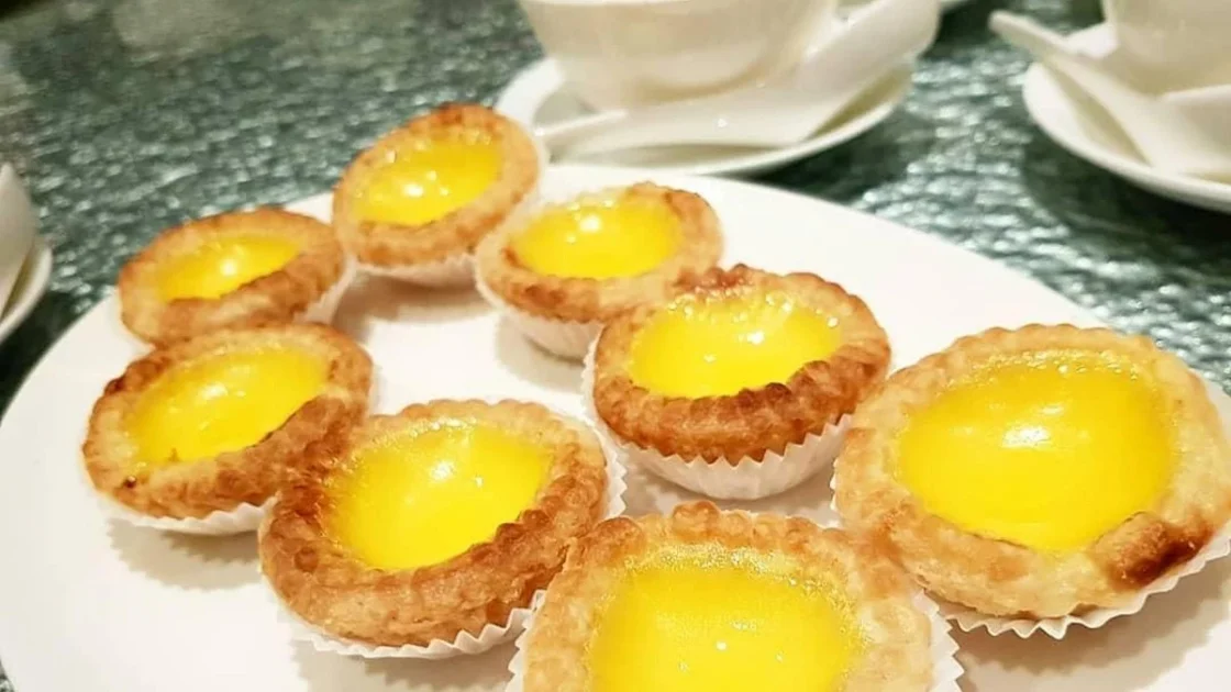 Restoran di China Jual Egg Tart Topping Kecoa Raksasa