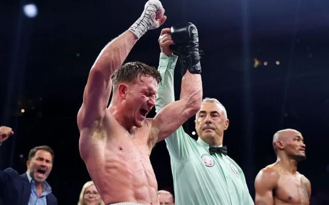 Petinju Inggris Dalton Smith Pertahankan Gelar Juara Dunia