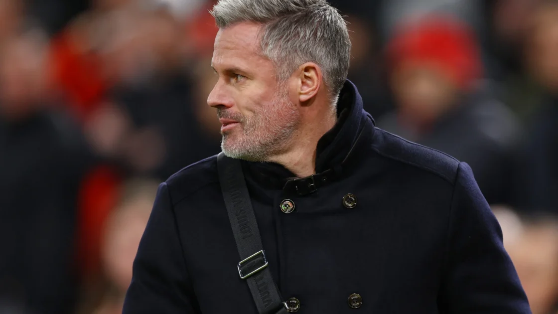 Aston Villa Bakal Gugat Jamie Carragher Gara-Gara Hinaan