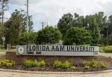 Penembakan di Dekat Kampus Florida Lukai 12 Orang