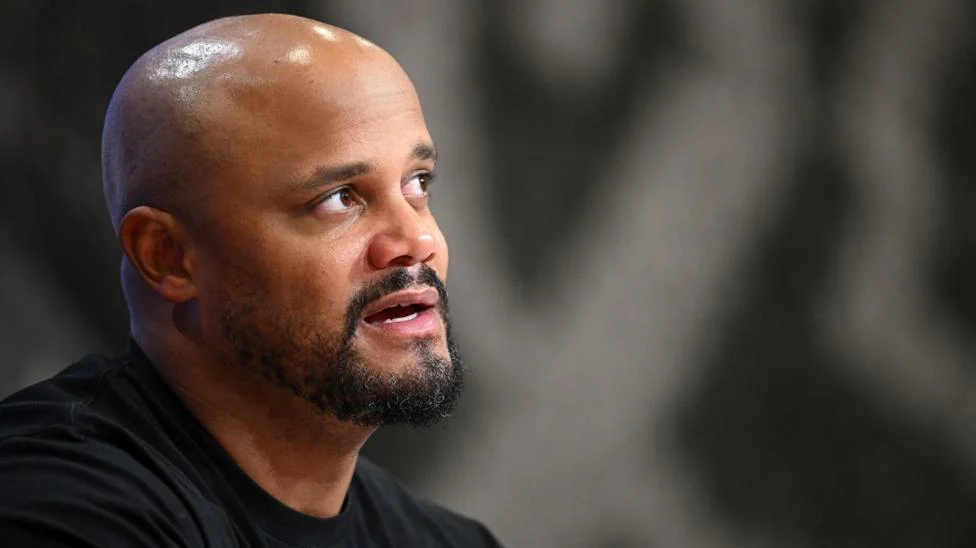 Pelatih Bayern Vincent Kompany Butuh Waktu Berminggu-minggu Pulih