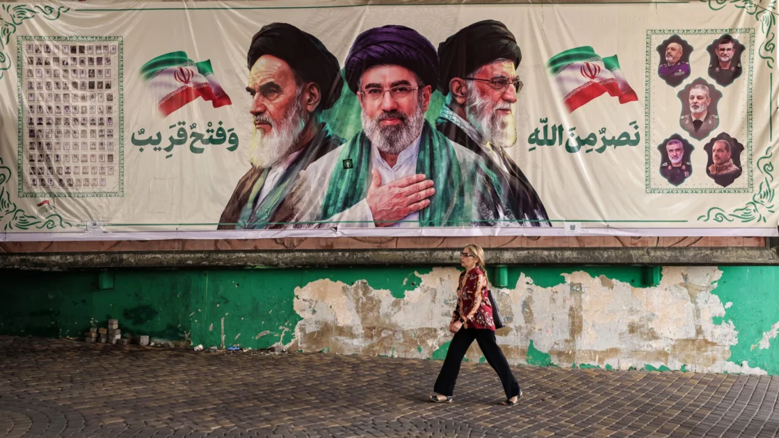 Iran Ancam Balas Tanpa Batas Saat Mediator Upayakan Perdamaian