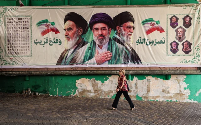 Iran Ancam Balas Tanpa Batas Saat Mediator Upayakan Perdamaian