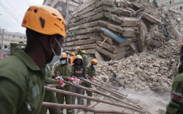 Gedung Bertingkat di Kenya Runtuh, Sejumlah Orang Terjebak