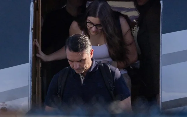 Flávio Bolsonaro Kabur ke AS Usai Kalah Pemilu Brasil