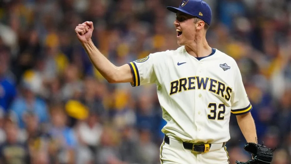 Lemparan Tercepat dalam Sejarah World Series Bawa Kemenangan
