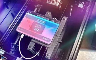 Pengujian Ketahanan iPhone Duo di Mesin Khusus CNET