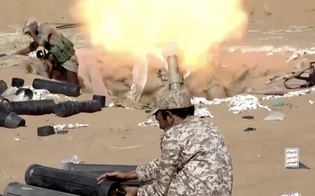 Houthi Serang Pipa Minyak Saudi dan Bandara Riyadh