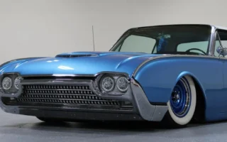 Ford Thunderbird 1961 Modifikasi Dijual dengan Jarak Tempuh Rendah