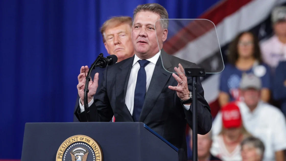 Bos Audi Dikecam Usai Tampil Bareng Trump di Kampanye