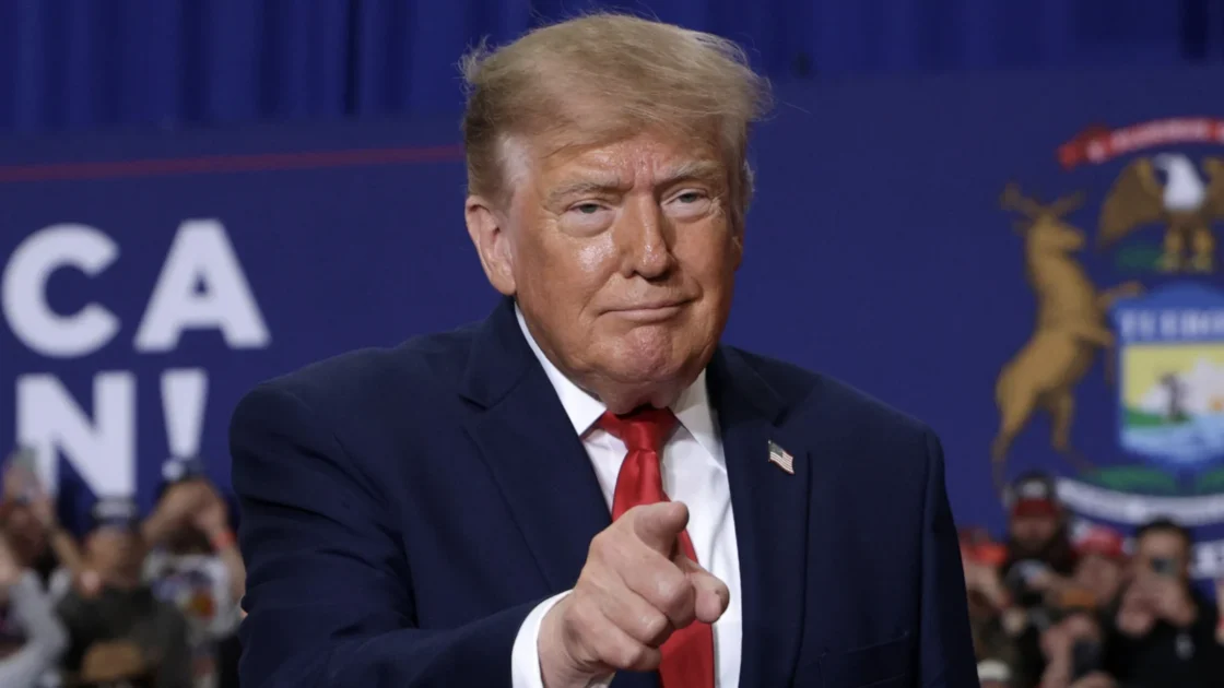 Trump Pamer Perusahaan Minyak Untung Besar Saat Harga BBM Naik
