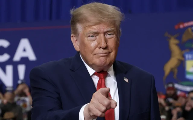 Trump Pamer Perusahaan Minyak Untung Besar Saat Harga BBM Naik