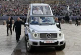 Pameran Mobil Paus di Vatikan, Mercedes-Benz Pamer Sejarah