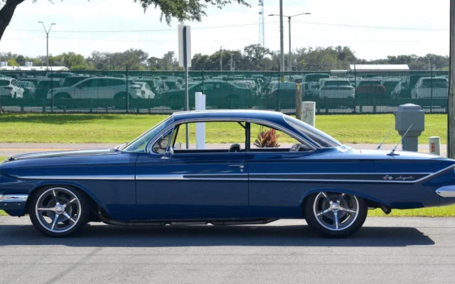 Chevrolet Impala 1961 Turbo Dijual Seharga Rp1,9 Miliar
