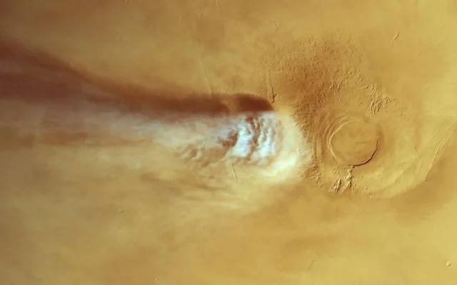 Awan 1.600 Kilometer di Mars Ungkap Fisika Baru