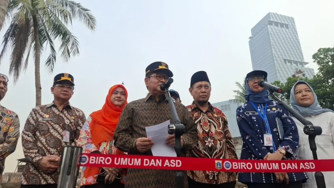 Pramono Anung Tinjau Normalisasi Kali Mampang Atasi Banjir