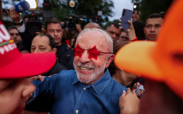 Lula Kalahkan Kubu Kanan Jauh dalam Pemilu Brasil