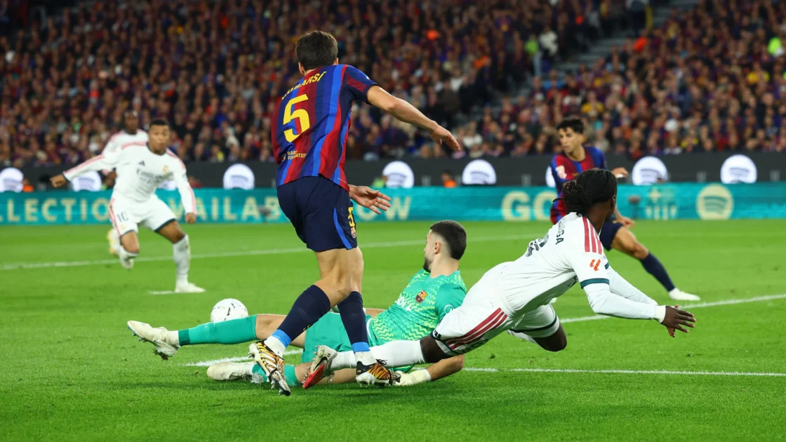 Mbappe Bawa Real Madrid Tekuk Barcelona 2-1 di Camp Nou