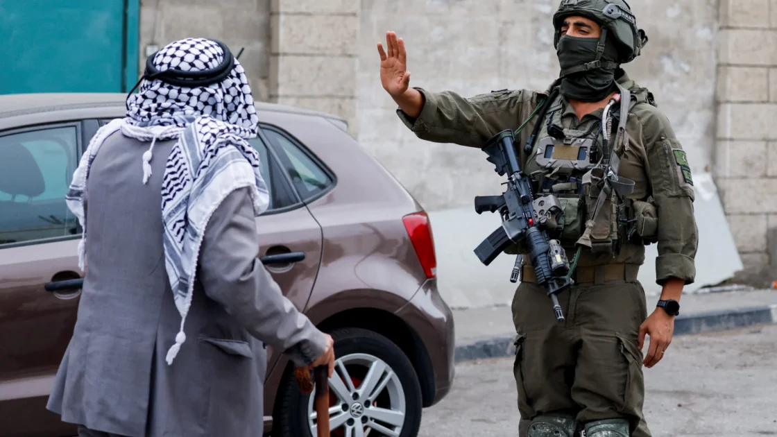 Pasukan Israel Gempur Tepi Barat, Ratusan Warga Mengungsi