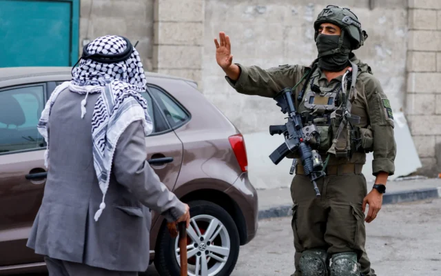 Pasukan Israel Gempur Tepi Barat, Ratusan Warga Mengungsi