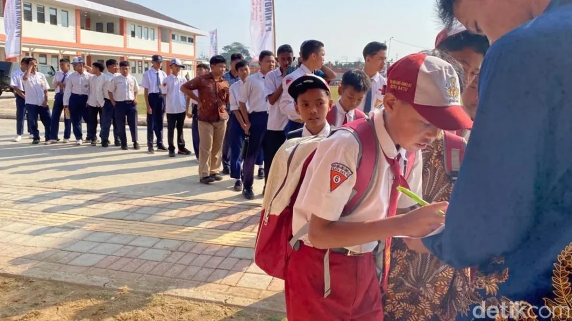 Kemensos Jaring Puluhan Ribu Anak Kurang Mampu Lewat Sekolah Rakyat