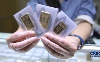 Harga Emas Antam Hari Ini Anjlok Rp11.000 Per Gram