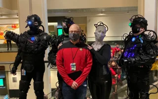 Kenangan Cosplay Picard dan Cinta Mendalam untuk Patrick Stewart