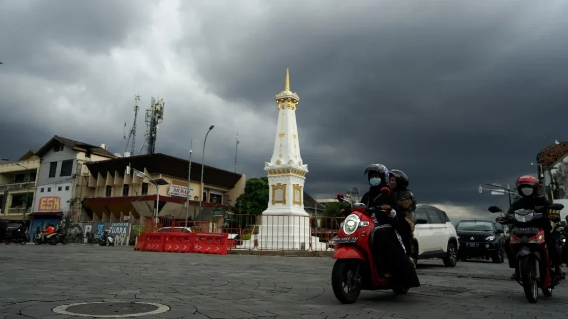 Waspada Hujan Lebat dan Angin Kencang di Indonesia Senin Ini